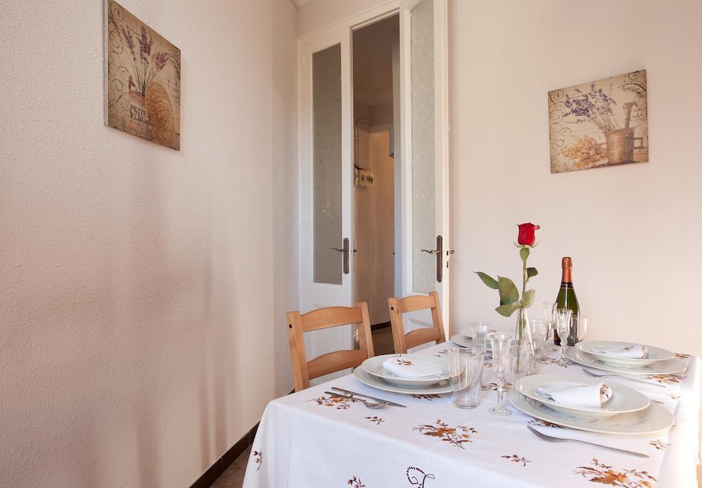 Whatching Sagrada Familia Apartment Barcelona Room photo