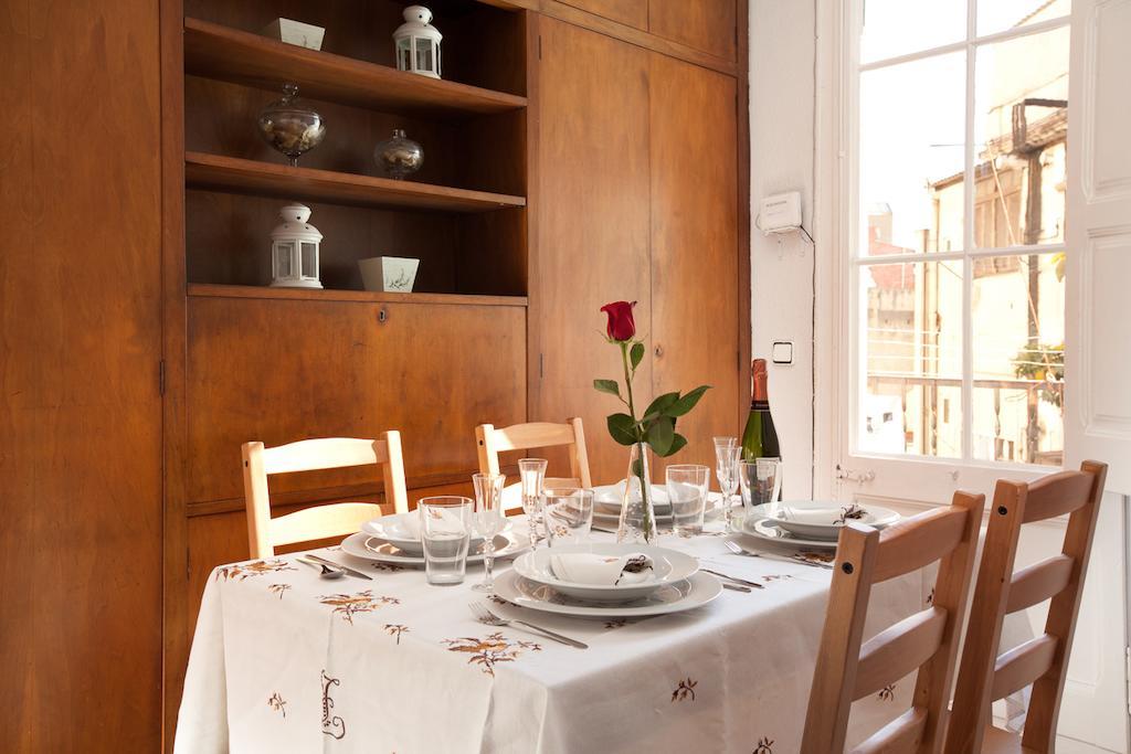 Whatching Sagrada Familia Apartment Barcelona Room photo